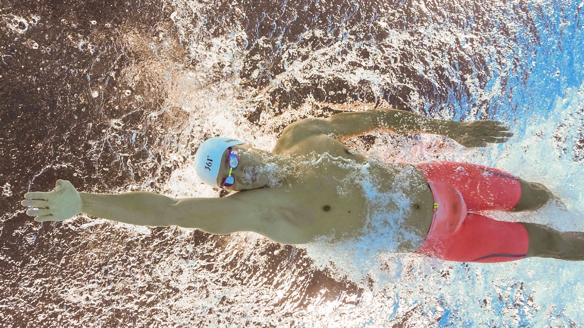 “马科斯·莫奇的压迫性防守和快速反击，成为阿根廷美洲狮队制胜的关键”